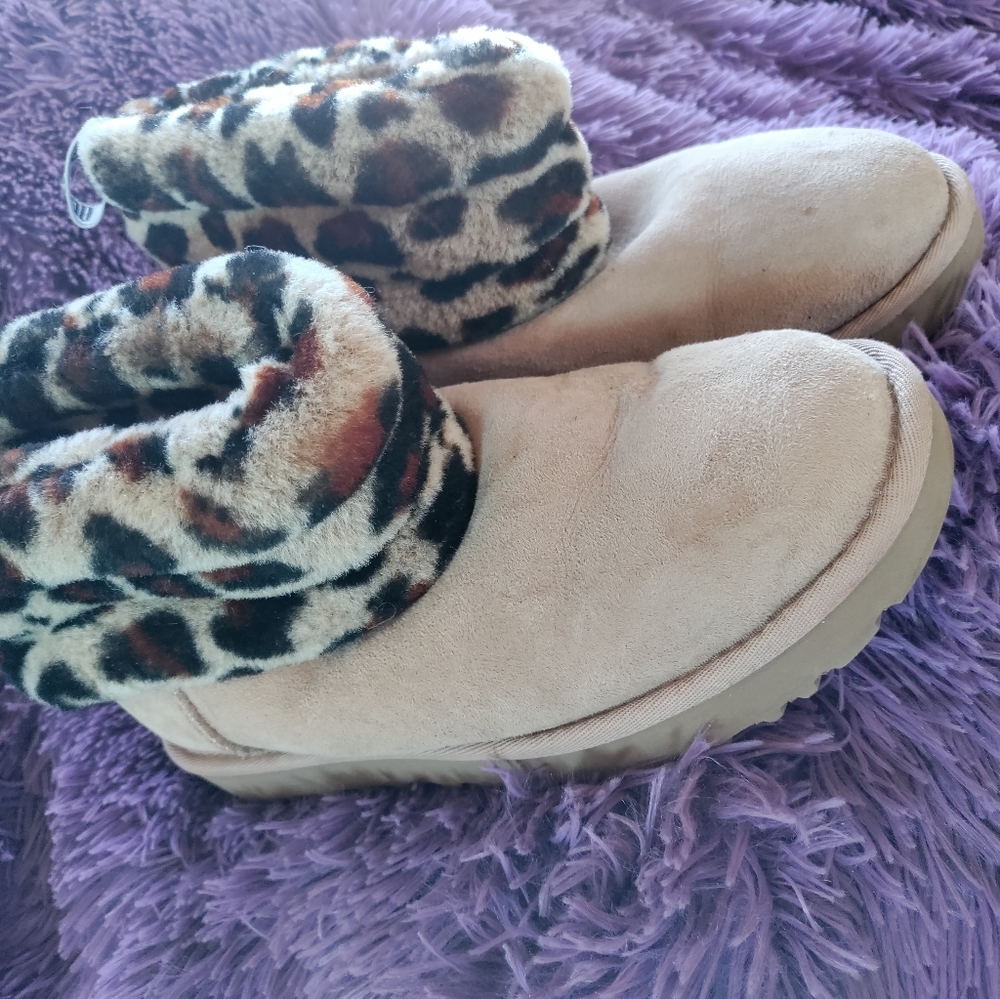 UGG Fluff quilted leopard boots